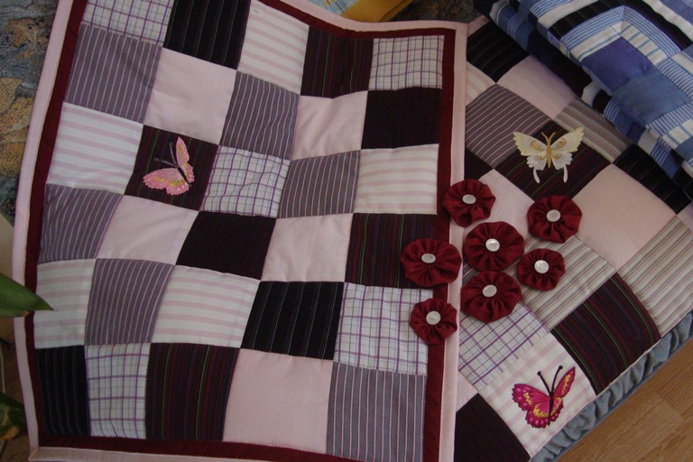 Quilts, black white red, log cabin, Mailis Design