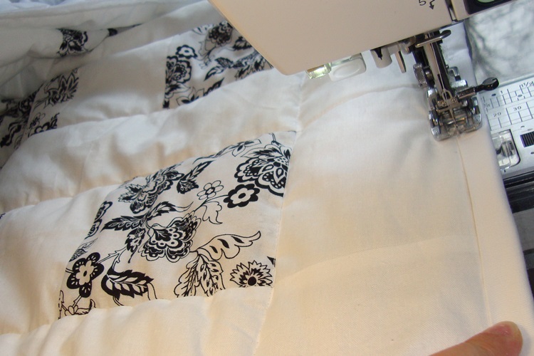 Patchwork quilt, king size, black & white, Mailis Design