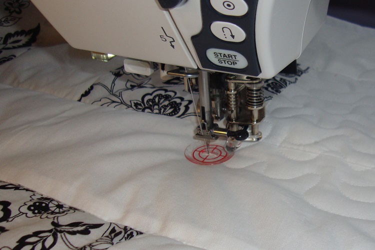 Patchwork quilt, king size, black & white, Mailis Design